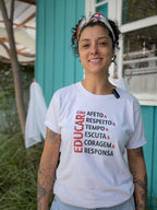 Camiseta Educar com Responsa - Obaobá & Brincaê