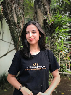 Camiseta Acolher as Crianças - Obaobá & Brincaê