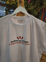 Camiseta Acolher as Crianças - Obaobá & Brincaê