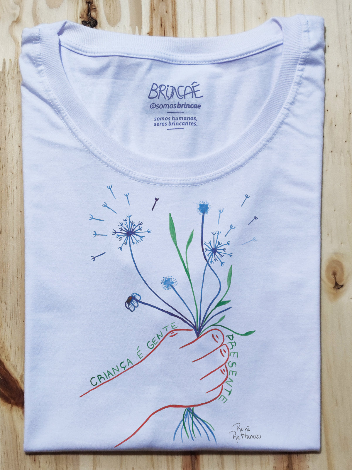 Camiseta Infantil Criança é Gente Presente - Collab Romã Rettamozo & Brincaê