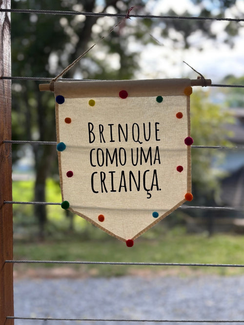 Flâmula Brinque Como Uma Criança Brincaê - M